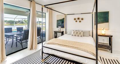 Group Getaway: Luxe Lakeside Gem in Port Charlotte