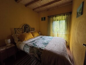3 bedrooms, WiFi, bed sheets