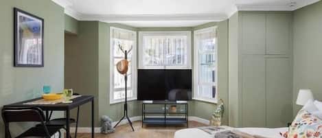 1 多间卧室、熨斗/熨衣板、免费 WiFi、床单