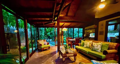 Charming 2-bedroom villa with AC, WiFi in awesome Jarabacoa