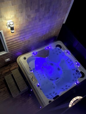 Bain à remous extérieur