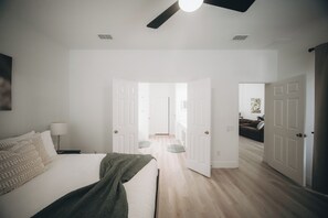 6 chambres, fer et planche à repasser, Wi-Fi