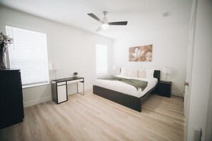 6 bedrooms, iron/ironing board, WiFi