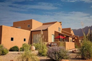 Exterior - Slick Rock Sanctuary-Charming 3-bedroom 2 1/2 bath townhome. Master on Main (Moab)