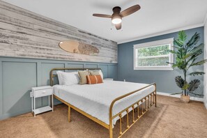 4 quartos, ferros/tábuas de passar roupa, Wi-Fi, roupa de cama