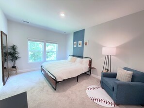 4 chambres, fer et planche à repasser, lit parapluie, Wi-Fi gratuit