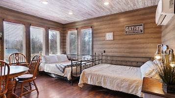 1 bedroom, bed sheets
