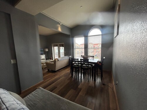 Cozy 2-bedroom apartment @ charming European Village in Palm Coast with AC, WiFi