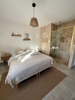 4 Schlafzimmer, Bügeleisen/Bügelbrett, kostenloses WLAN, Bettwäsche