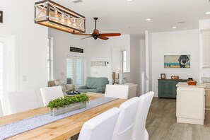 House, Multiple Beds (The Blue Pelican) | Dining