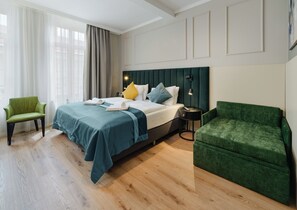 Superior Double with Extra Bed | Premium bedding, memory foam beds, in-room safe, desk - CHLOE Hotel Budapest (Budapest)