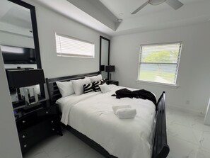 3 chambres, fer et planche à repasser, Wi-Fi, draps fournis