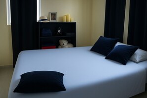 2 bedrooms, internet, bed sheets