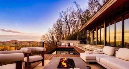 The Glass Frame - Peak Elegance & Luxury