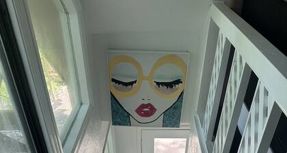 Riverfront Loft, Restaurants, kayaks, paddle boards, Broad Ripple!!