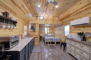 Frigorifero, microonde, macchina per tè/caffè, tostapane