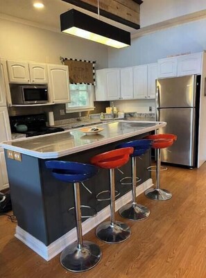 Microwave, oven, stovetop, dishwasher