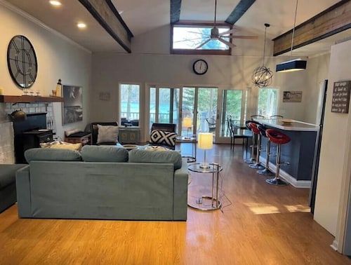 North Lake House On Private Lake, w/Private beach