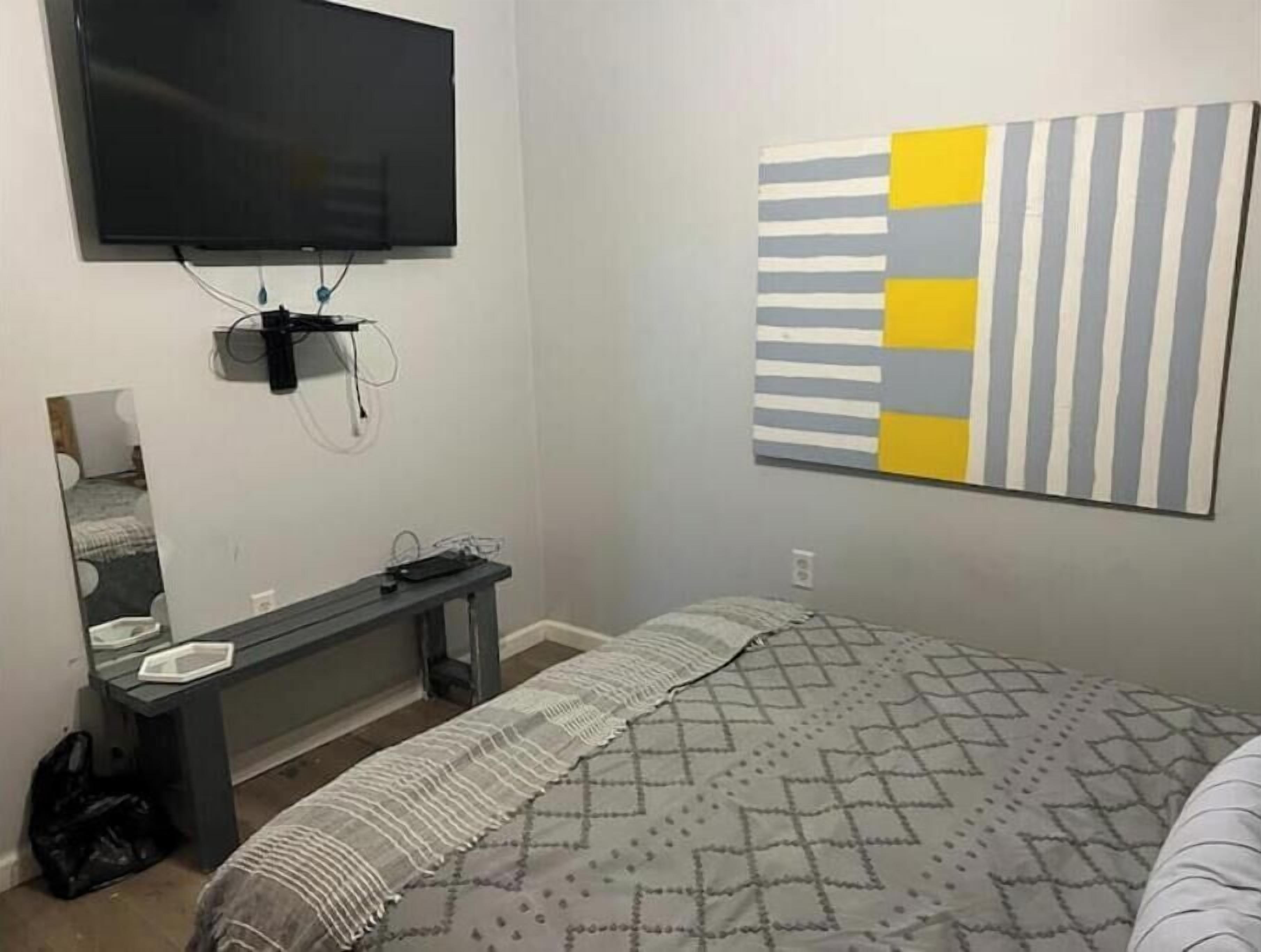 4 bedrooms, WiFi, bed sheets