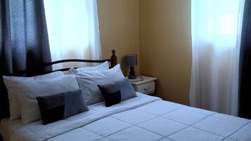 Departamento básico, balcón, vista al mar | Interior