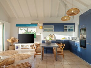 Mikrowelle, Ofen, Herdplatte, Geschirrspüler