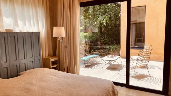 2 chambres, fer et planche à repasser, Wi-Fi, draps fournis