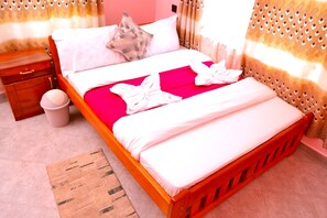 7 chambres, fer et planche Ă repasser, Wi-Fi, draps fournis