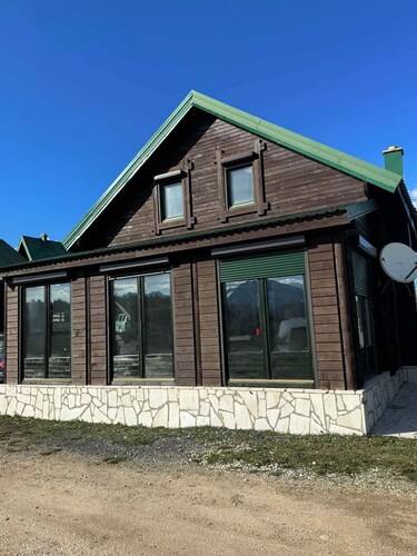 Peaceful Cabin Escape – Enjoy Fresh Air, Comfort, and Stunning Scenery