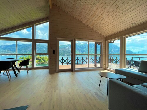 Whole house / Fjord view / Near the Pulpit