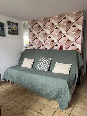 1 chambre, fer et planche à repasser, Wi-Fi gratuit, draps fournis