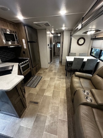Interior. Up North in Comfort – Your Dream Camper Getaway!