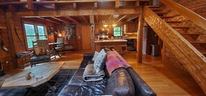 Smart TV, books, stereo - Cozy 2-bedroom cabin within National Park with stunning lake view! (New Concord)