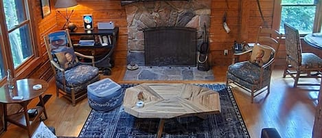 Smart TV, books, stereo
