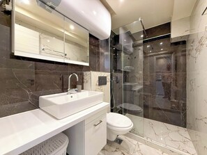 豪華套房, 陽台, 山景 | 浴室