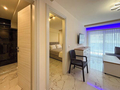 Blue Star Suites by SDR