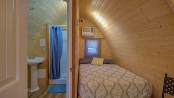 1 bedroom, bed sheets, wheelchair access
