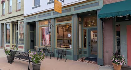 Cozy Historic Downtown Lexington Apartment