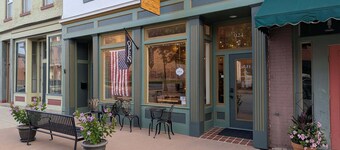 Cozy Historic Downtown Lexington Apartment