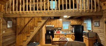 Serene cabin with dock/swim platform in charming Speedwell