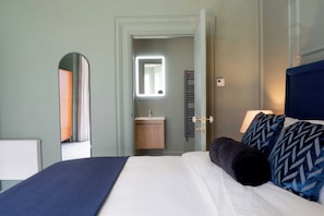 4 chambres, fer et planche à repasser, Wi-Fi, draps fournis