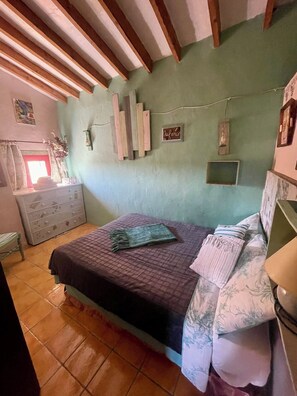 7 bedrooms, iron/ironing board, internet