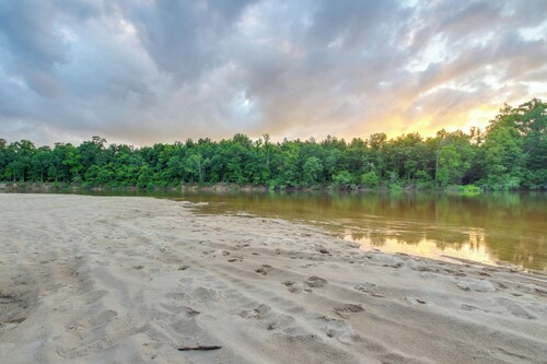 Fishing Ponds, Trails & River Access: Jay Studio!