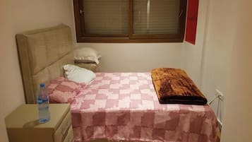 2 habitaciones, tabla de planchar con plancha y wifi gratis