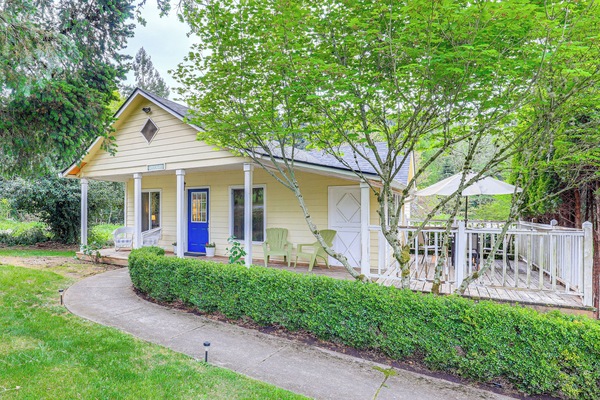 Gresham Vacation Rental | 2BR | 1BA | 1,000 Sq Ft | 1 Step to Enter