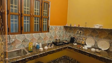 Superior Suite, Balcony, City View | Private kitchen