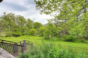 Property grounds - 5 Mi to Lake Junaluska: Mtn Haven w/ Deck! (Waynesville)