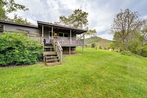 Exterior - 5 Mi to Lake Junaluska: Mtn Haven w/ Deck! (Waynesville)