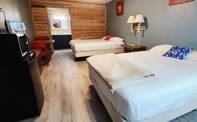 Charming motel room in adorable Port Mansfield, TX pet- friendly