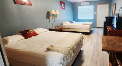 Charming motel room in adorable Port Mansfield, TX pet- friendly