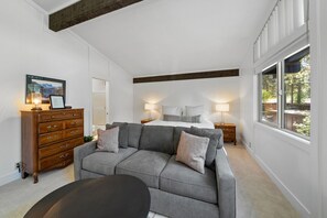 2 bedrooms, desk, iron/ironing board, free WiFi